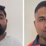 एटीएम बूथ पर कार्ड बदलकर खाता साफ करने वाले दो शातिर गिरफ्तार, 77 कार्ड बरामद