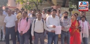 सामूहिक इस्तीफा देने पहुंचे एनएचएम संविदाकर्मी, सीएमओ कार्यालय में मचा हड़कंप