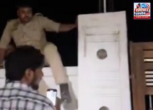 आधी रात अवधी गायक संजय यदुवंशी के घर पहुंची पुलिस, दीवार फांदकर आने का लगाया आरोप