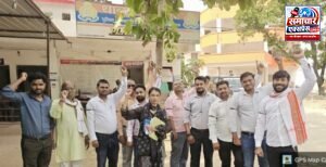 आठ सूत्रीय मांगों को लेकर लेखपालों ने काली पट्टी बांधकर किया कार्य, 17 अक्टूबर से कार्य बहिष्कार की चेतावनी