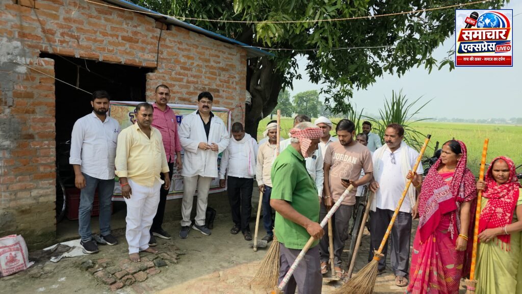 सेवा संकल्प अभियान के तहत गौशाला में चला स्वच्छता अभियान, गौवंशों को खिलाया गुड़ और केला