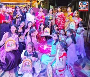 डांडिया महोत्सव में बिखरी भारतीय लोक संस्कृति की छटा, बच्चियों ने नृत्य से मोहा मन