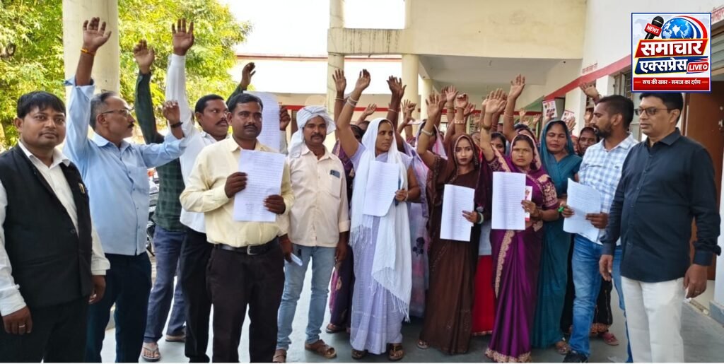 आबादी के बीच संचालित शराब की दुकान हटाने की मांग, ग्रामीणों ने एसडीएम को सौंपा पत्रक