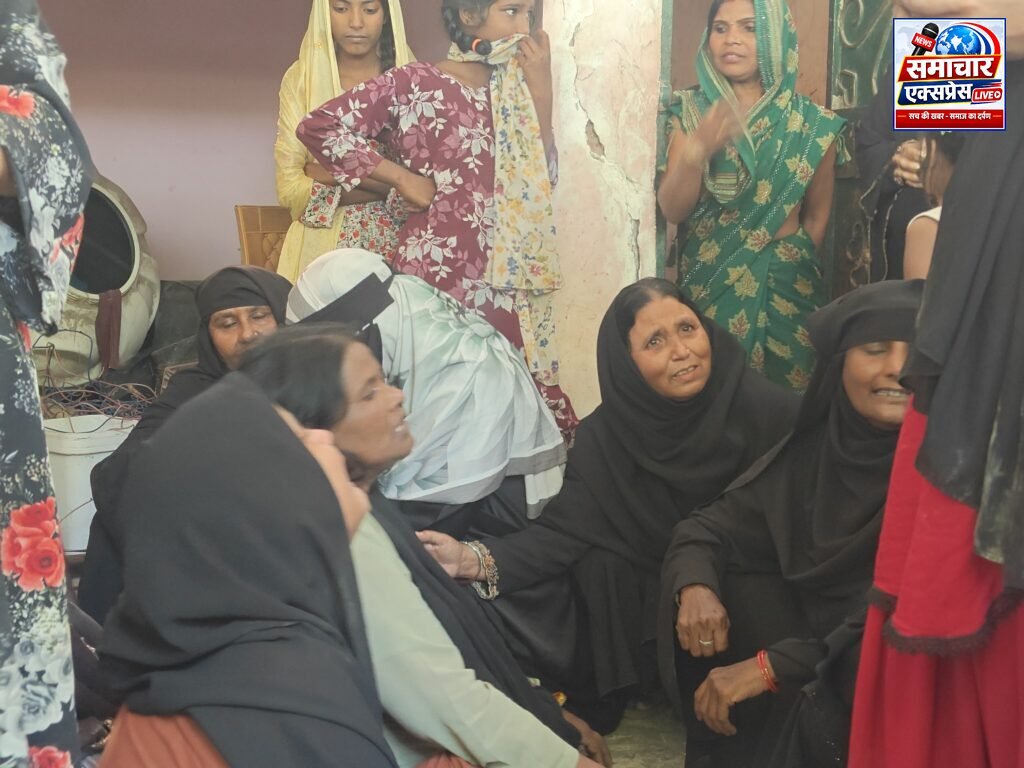 जमीन विवाद में खून से लाल हुई सड़क, लाठी-डंडों से पीटकर अधेड़ की हत्या