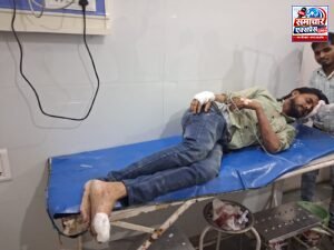 अनियंत्रित बाइक सड़क पर गिरी, दो घायल