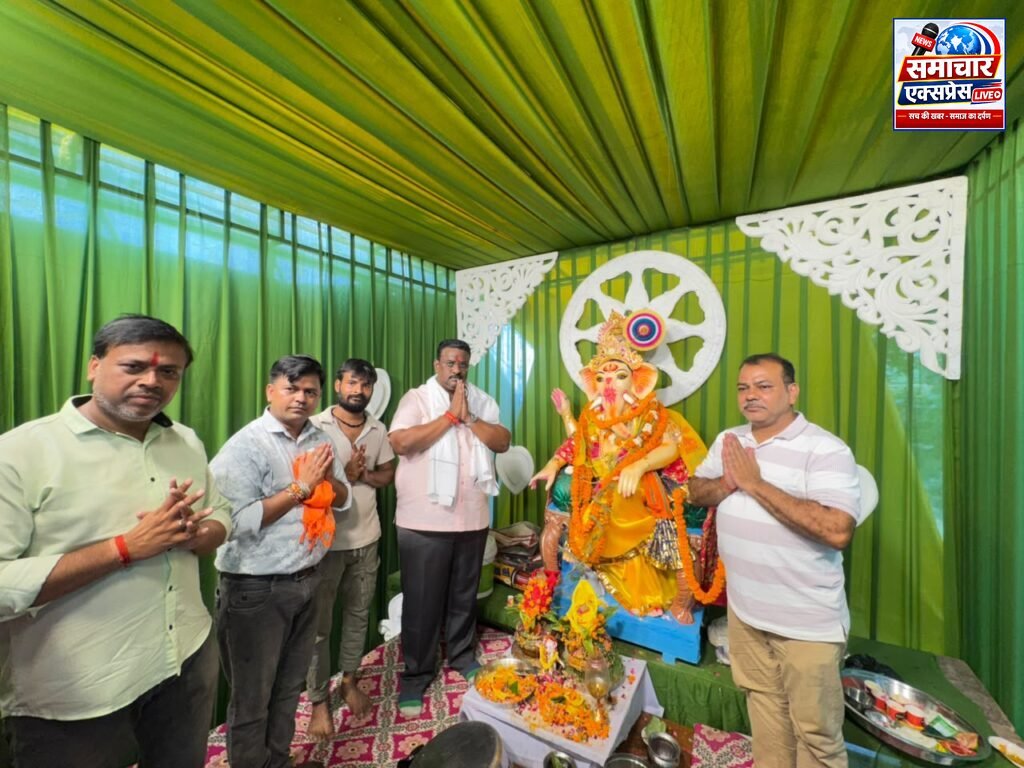 गणेश उत्सव पंडालों में विधायक रमेश सिंह ने किया दर्शन-पूजन