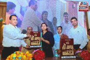 बेटियों के सपनों को मिली उड़ान, पायलट जारा फारूकी ने छात्राओं में भरा आत्मविश्वास